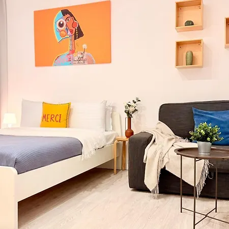 Your Perfect Escape - Bright And Elegant 2br In The Historic Heart Apartment