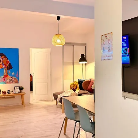 Your Perfect Escape - Bright And Elegant 2br In The Historic Heart