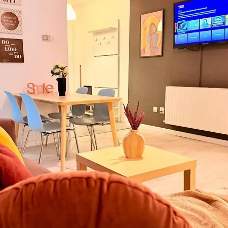 Apartment Your Perfect Escape - Bright And Elegant 2br In The Historic Heart Bucharest