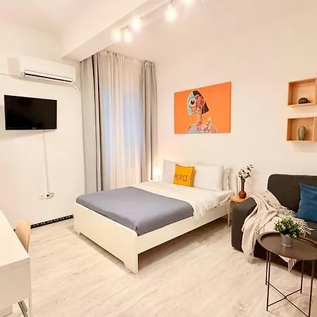 Your Perfect Escape - Bright And Elegant 2br In The Historic Heart Apartment