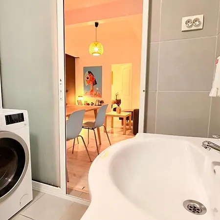 Apartment Your Perfect Escape - Bright And Elegant 2br In The Historic Heart *